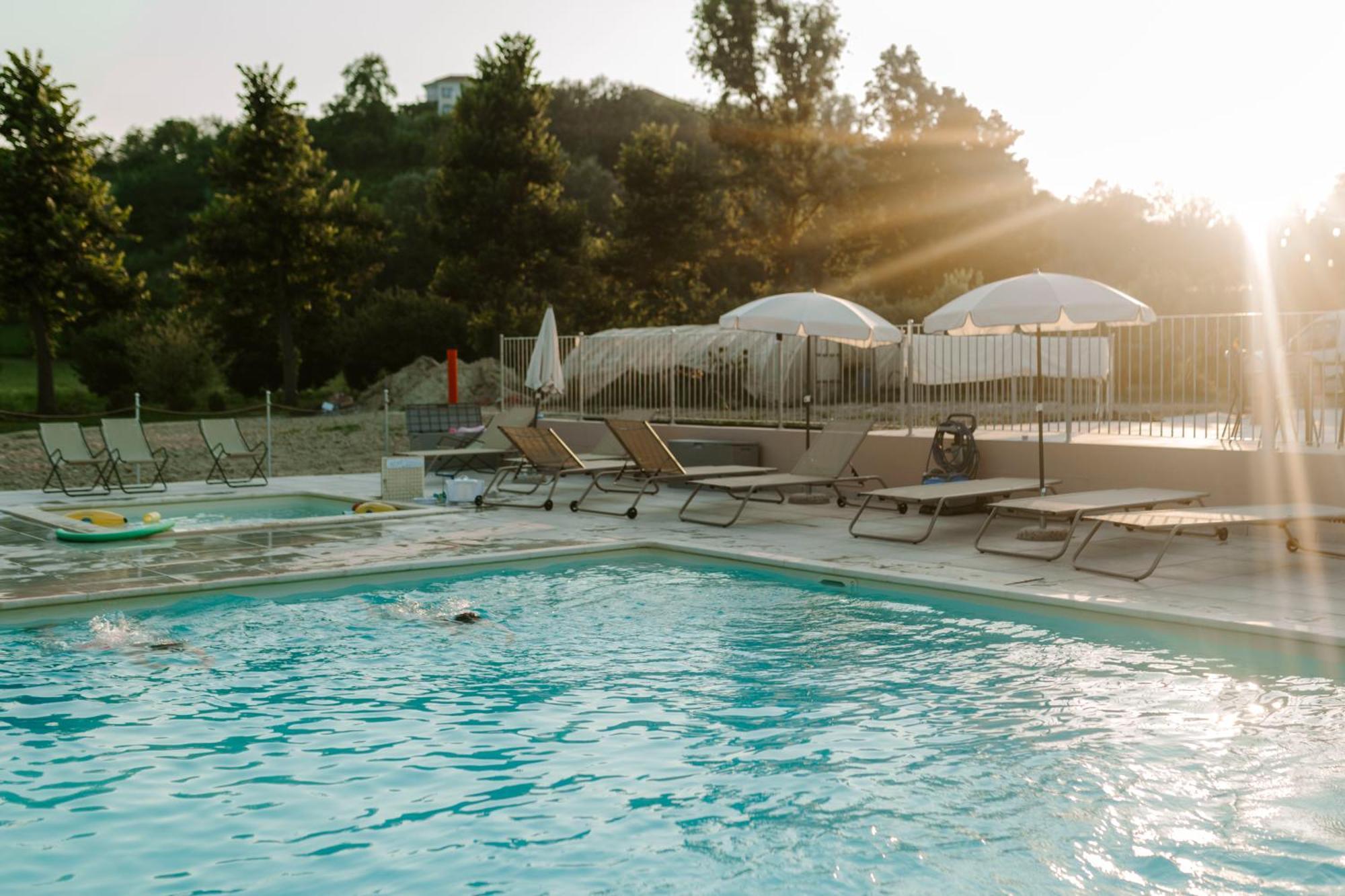 Ca' Nadin Agriturismo San Damiano dʼAsti Eksteriør bilde